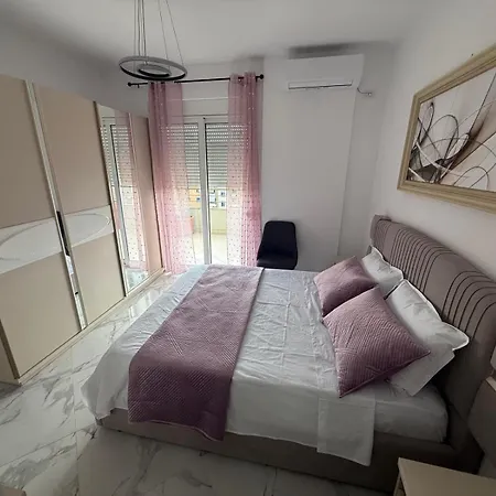 Modern In Fier, Albania 公寓