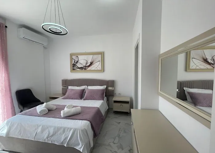 Modern In Fier, Albania * 费里